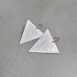 Kép 1/3 - GEOMETRY 2025 - Háromszög fülbevaló