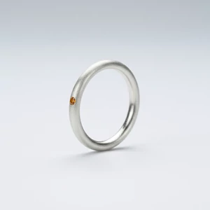 Ezüst gyűrű naracs zafírral