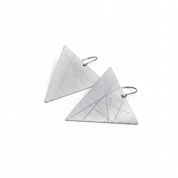 GEOMETRY SS25 - Háromszög fülbevaló