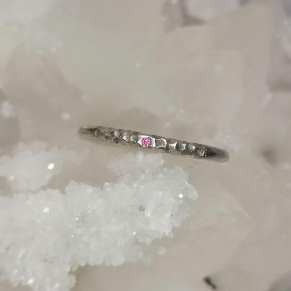 PURE ezüst gyűrű, rózsaszín zafírral